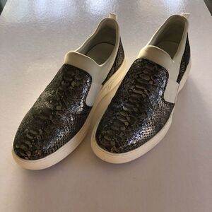 J & M Flex Women’s Metallic Sneakers Size 9 1/2 M